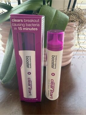 dermalogica Clear Start Breakout Booster in Purple and White